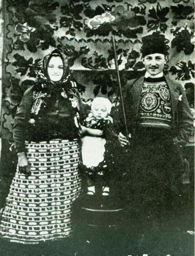 Alibunar-1937---familie-de-romani800.jpg