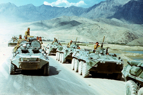 U.R.S.S. trimite trupe care intra in Kabul chiar in seara de Craciun a anului 1979.jpg
