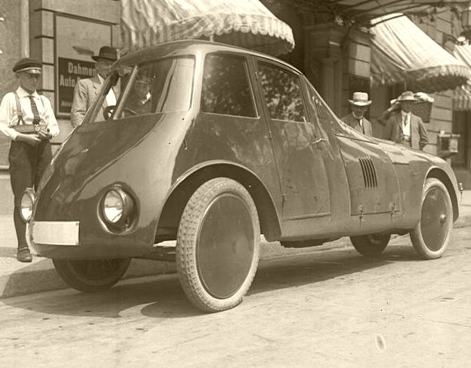Persu-1920s-car-01.jpg